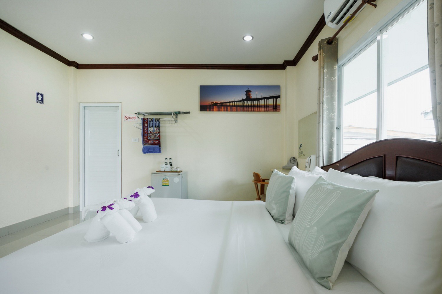 Bungalow Room