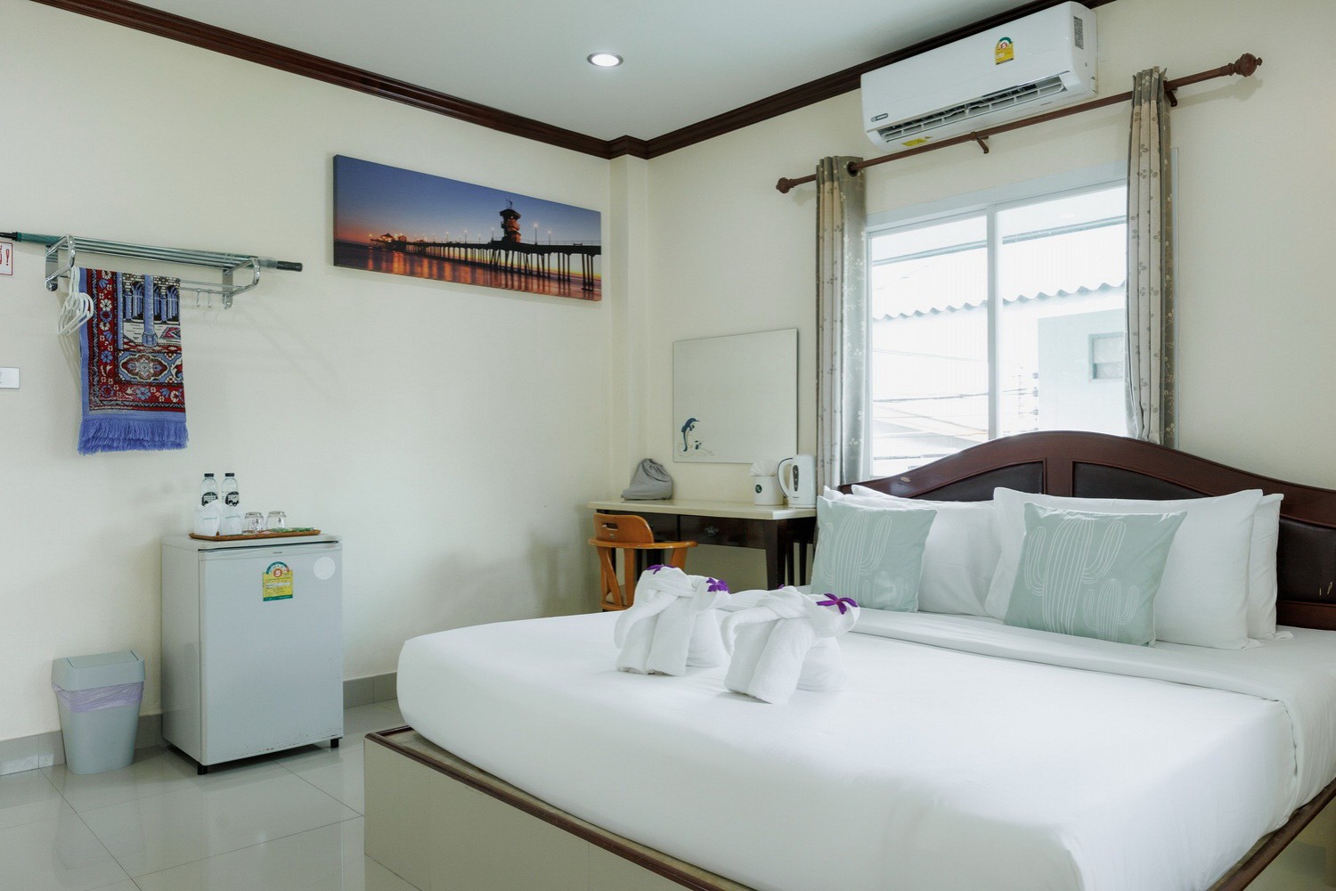 Bungalow Room