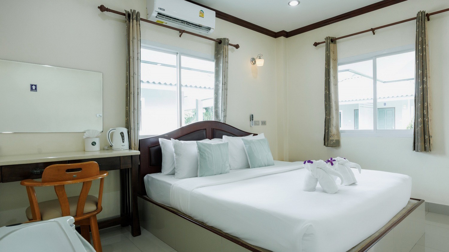 Naris Phu View Resort